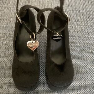 Sugar Thrillz  Feline Good Black Ankle Strap Platform Heel
